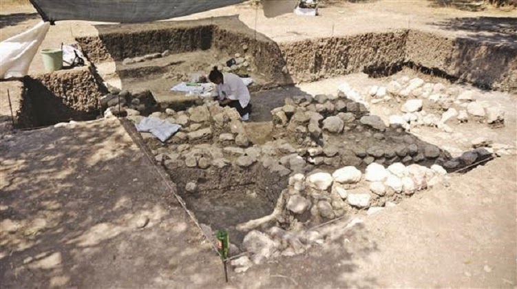 apollun smintheus kutsal alanında prehistorik mezarlar