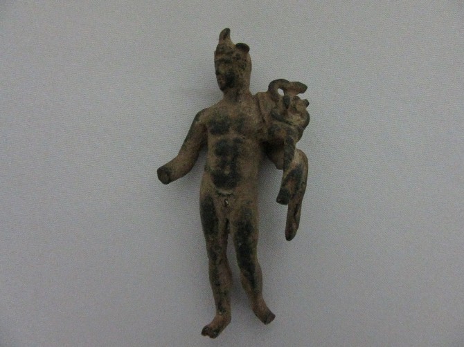 burdur'da bronz hermes heykelleri
