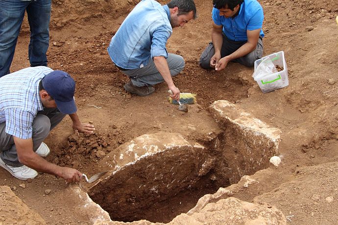 mardin'de 3000 yıllık mezar