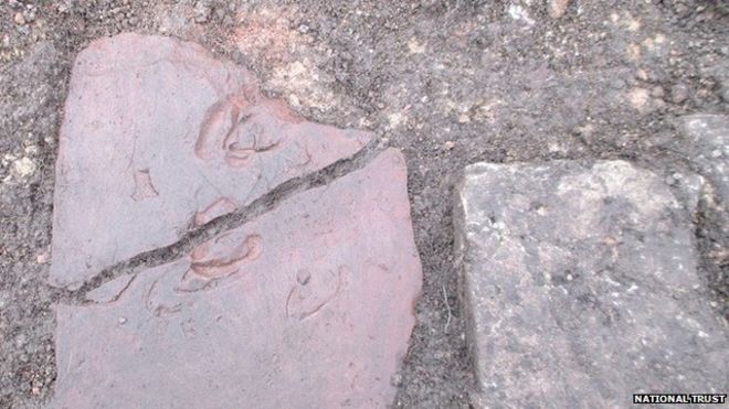 İngiltere'de Roma Dönemi Kiremitinde Geyik Toynağı İzi Bulundu